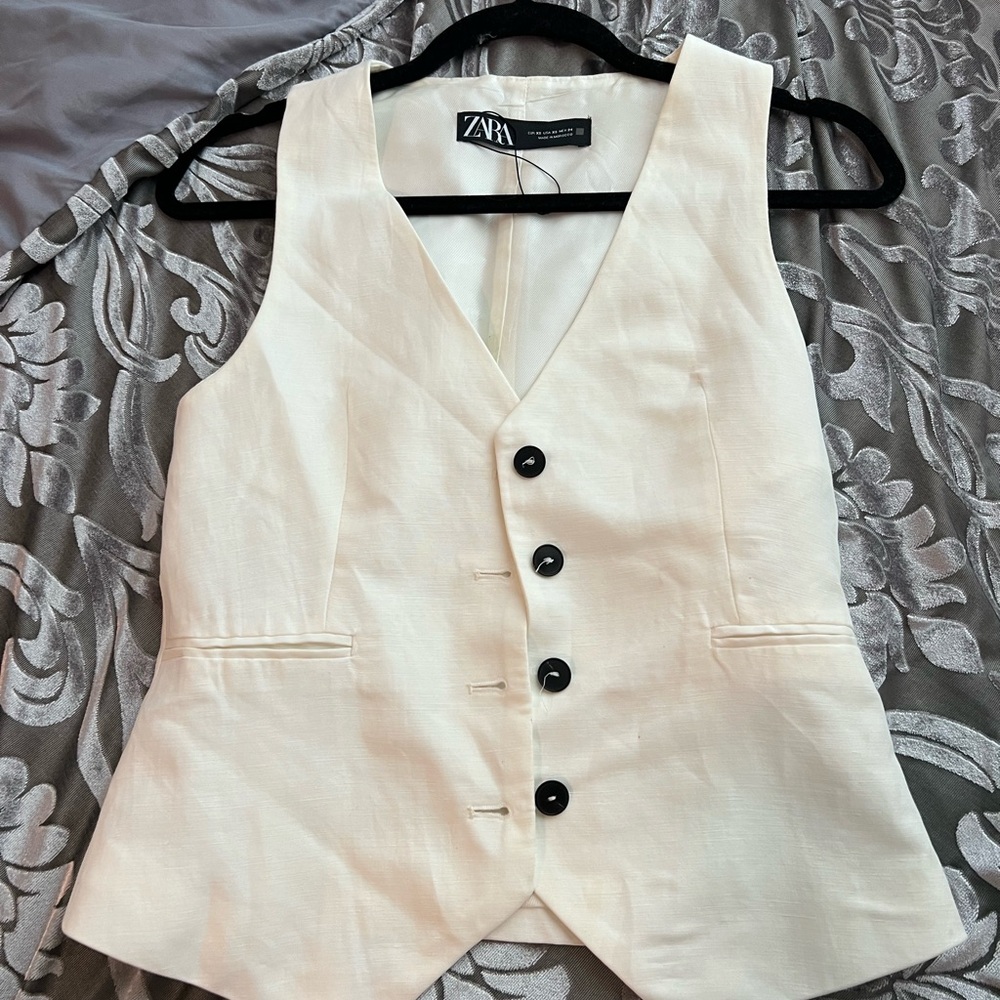 Zara Cream V-Neck Button Vest
